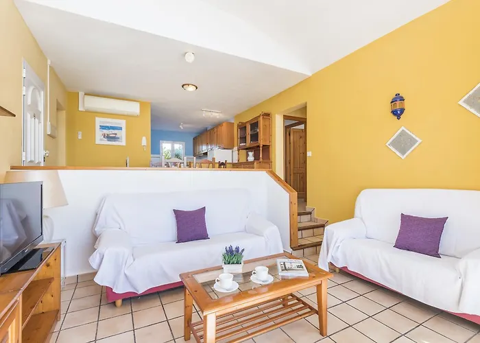 Elena - וילה סון באו